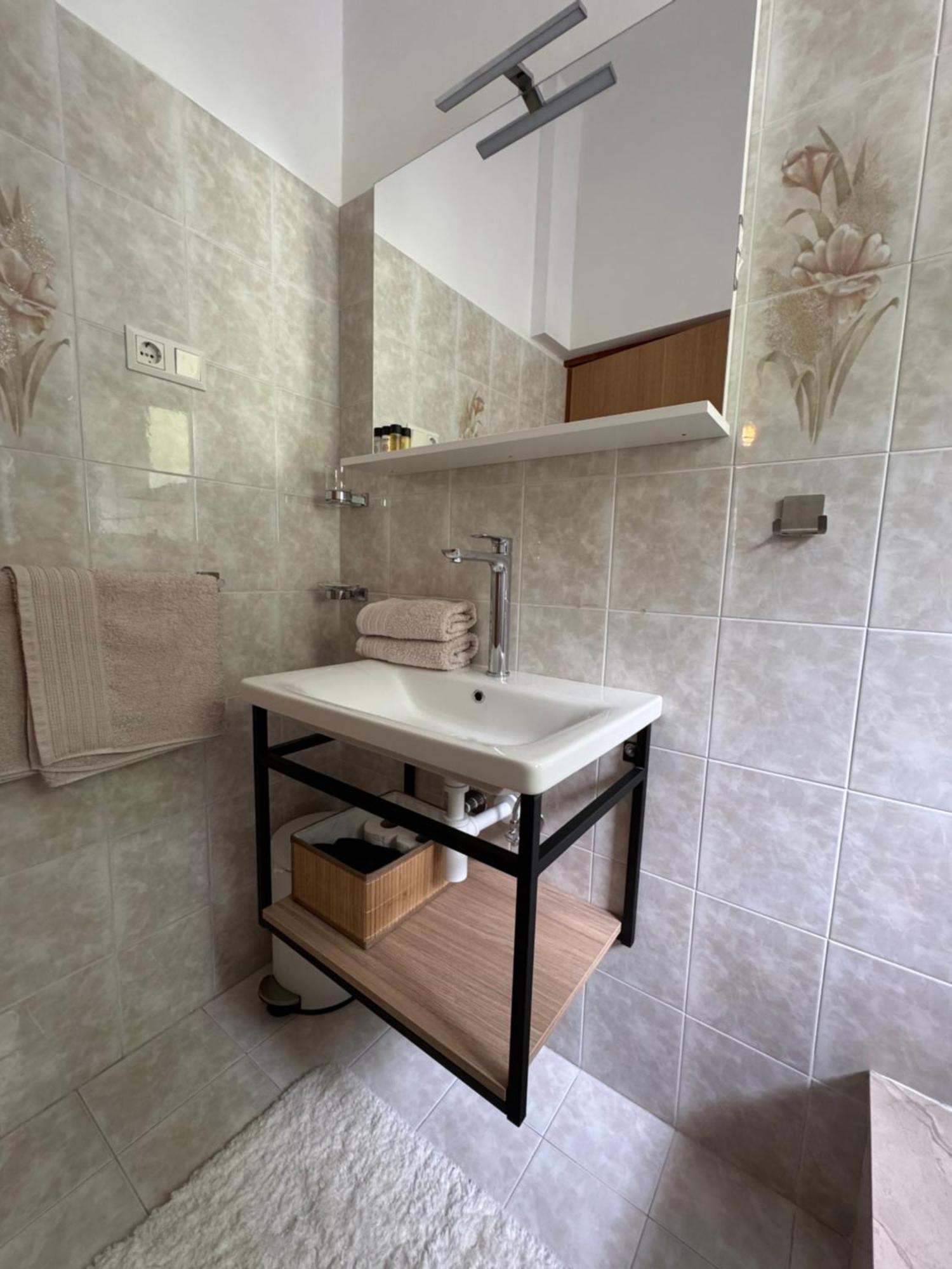 Guest House Deskovic มอชเชนิชกา ดรากา ภายนอก รูปภาพ